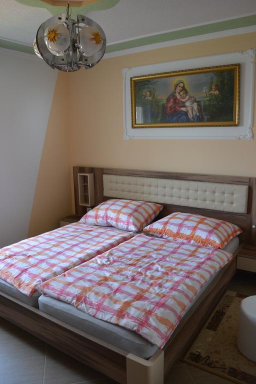 Apartments Petar & Anka Weißenburg Zimmer foto